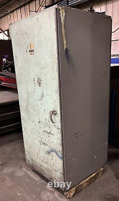 Cutler Hammer Motor Control Electrical Cabinet Industrial for parts or repair
