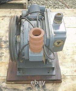 Welch Duo Seal Vacuum Pump Model 1397R Industrial w GE 1 HP Electric Motor