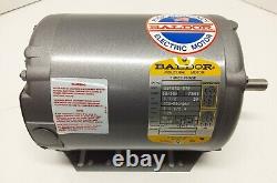 Moteur industriel Baldor Electric RM3154 Spécification 35F883-372 Phase 3 Classe B RPM 1725